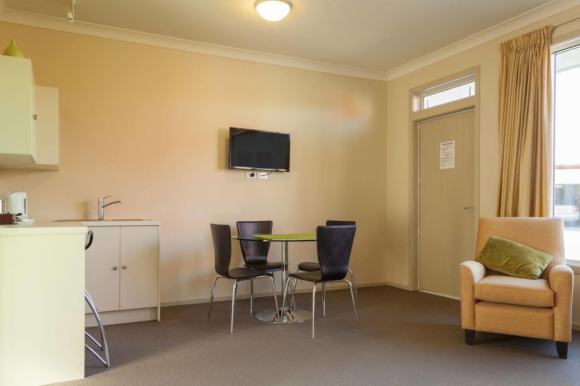 Hawkdun Lodge Motel Ranfurly Exterior photo