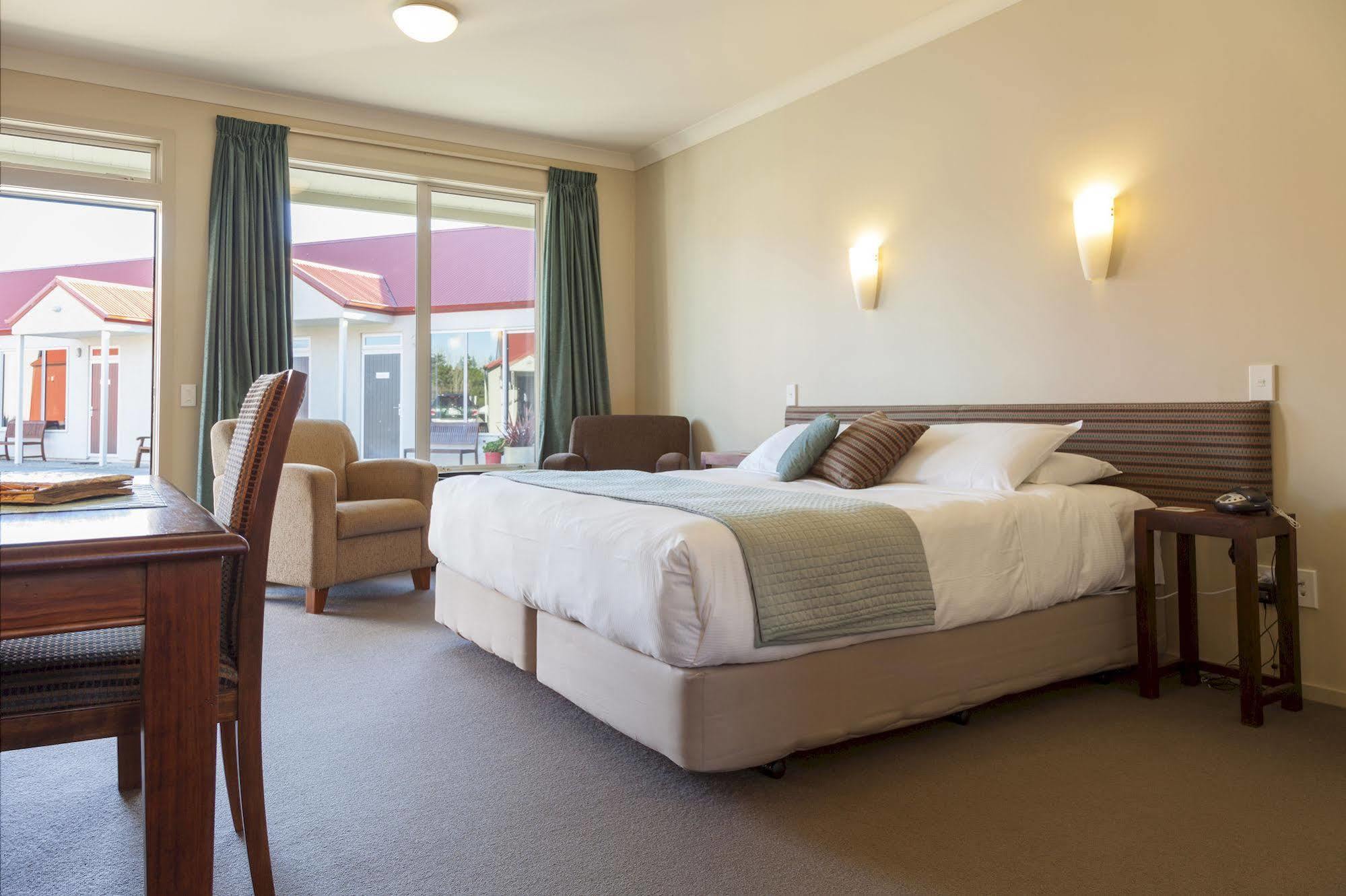 Hawkdun Lodge Motel Ranfurly Exterior photo